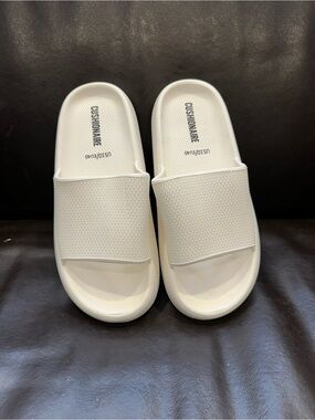 Cushionaire Cloud Slides - Women's White Slide Sandals US 10